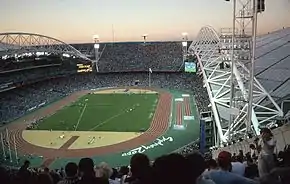 Photo d'un stade d'athlétisme au toit ouvert