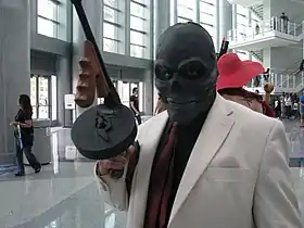 Cosplay de Black Mask.