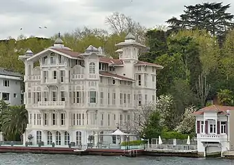 Yalı de Afif Paşa à Yeniköy, sur la côte européenne du Bosphore à Istanbul.