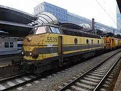 La 5539 en livrée jaune 1980 utilisée par Tuc Rail pour les trains de travaux.