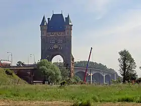 Pont des Nibelungen, vue de l'est en 2005