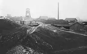 Le puits de Longpendu vers 1900.