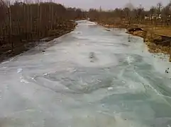 Le Wanghai, cours d'eau de la ville-district, gelé