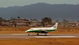 BAe Jetstream 41 de Yeti Airlines à l'atterrissage sur l'aéroport de Pokhara, au Népal.
