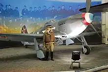 Un Yak 3 (01) au Musée de l'Air et de l'Espace du Bourget. La casserole d'hélice est peinte en bleu-blanc-rouge.