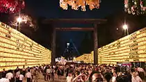 Kake-bonbori (懸雪洞), le festival Mitama matsuri au sanctuaire Yasukuni.