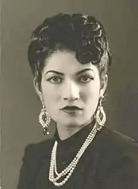 La princesse Ashraf Pahlavi, fille et frère de chah. Elle est l'une des principales ennemis de Ghavam à la cour.