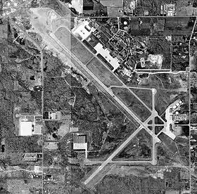 L'aéroport vu du ciel en avril 1944.