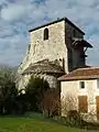 L'église d'Yvrac et sa coupole en lauses.