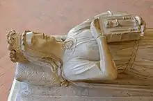 Photographie montrant le gisant de Bérengère de Navarre à L'Épau