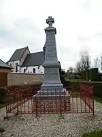 Le monument aux morts.