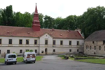 Château d'Úholičky : façade.