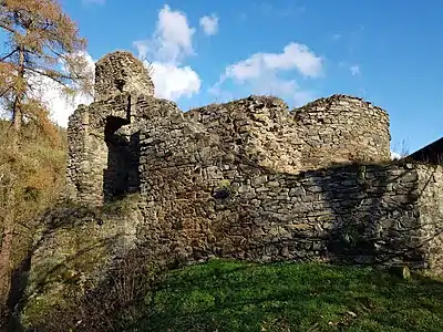 Ruines du château de Krašov.