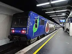 Z 20500 dans la gare souterraine, au niveau du RER D.
