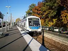 Gare d'Émerainville - Pontault-Combault, desservie par le RER E.