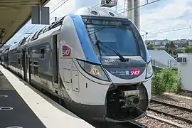 Une rame Z 57000 en juin 2020 au départ en direction de Juvisy.