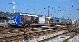Pelliculage Musée Louvre-Lens. La rame 638 du TER Nord-Pas-de-Calais au départ d'Amiens.