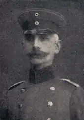 Photographie d'un homme à moustache en uniforme prussien.