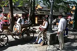 Des montagnards en costumes traditionnels