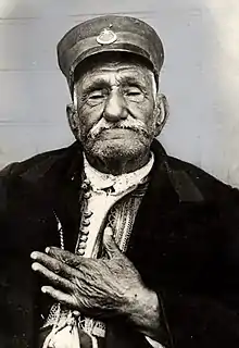 Description de l'image Zaro Agha, de oudste Turk ooit Zaro Agha, the oldest Turk ever.jpg.