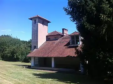 Façade de la maison côté jardin.