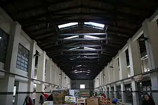 L'intérieur du marché.