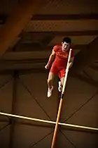 Zhang Wei bat le record du Meeting du saut à la perche avec un saut à 5,42 m.