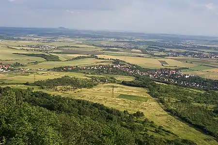 Žitenice vu depuis le Dlouhý vrch.