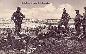 Soldats russes tués pendant l'offensive de la Narew, carte postale allemande, 1915.