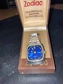 Montre bleue moderne des année 1970