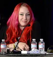 Zoë Quinn qui sourit