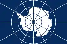 Drapeau du traité sur l'Antarctique ne concernant que les territoires de la plaque antarctique situés au sud du 60e parallèle sud.