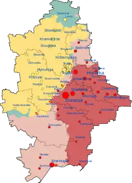 Oblast de Donetsk sous contrôle ukrainien en jaune, territoire occupé par la Russie en rose, territoire occupé par la Russie puis récupéré par l'Ukraine en cyan et territoire contrôlé par la Russie et le RPD depuis 2014 en marron.