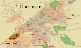 Aéoroport militaire de Mezzeh au sud-ouest de Damas, en brun sur la carte.