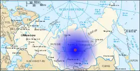 Situation et hypocentre de l'événement de la Toungouska.Rouge : forêt détruite (sur un rayon de r = 20 km) ; orange : forts dégâts (r = 100 km) ; dégradé bleu : bruit produit (r = 1 500 km).