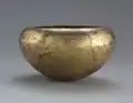 Bol en bronze doré, richement décoré. Japon, période Heian, vers 900. Cleveland Museum of Art.