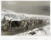 Gravure d'un paysage enneigé où se trouve un chemin boueux. Des hommes en tenues hivernales plus ou moins épaisses transportent des planches vers plusieurs cabanes en cours de construction sur le flanc d'une colline.