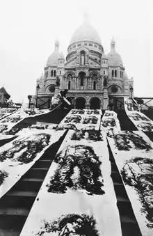 Ernest Pignon-Ernest, sérigraphie collée sur les escaliers de la Butte Montmartre, 1971.