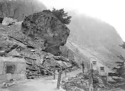 L'entrée ouest des fortifications modernisées du XIXe siècle construites 3 km en amont de Gondo (1914-1918).