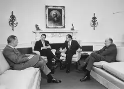 Réunion des gouverneurs avec le président Nixon en 1971. Ronald Reagan, gouverneur de Californie, est présent.