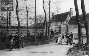 La ferme du Hamel, au bout de la rue de l'église vers Poutrincourt.