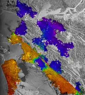 Interférogramme de la faille Hayward en Californie réalisée notamment à partir des données du radar à synthèse d'ouverture d'ERS-1 et ERS-2.