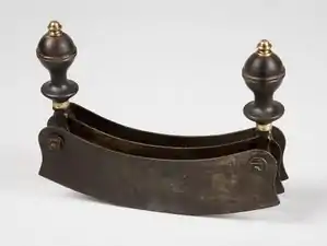 Hachoir berceuse deux mains à trois lames avec boutons en bois fixés avec des vis en laiton, fin du XIXe siècle