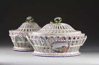 Corbeilles ajourées en porcelaine de Niderviller, vers 1785. Musée Hallwyl à Stockholm.