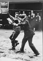 Confrontation durant la grève des dockers de la côte ouest des États-Unis de 1934 (en).