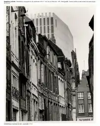 Façades de la rue au Péterinck en 1975
