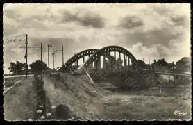 Le pont vu depuis la rampe au nord.